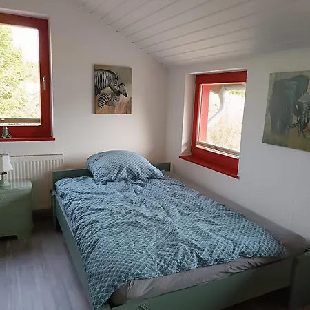 Apartment Farbenfroh Monteurzimmer Garten Wlan 3sz 120qm