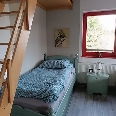 Farbenfroh Monteurzimmer Garten Wlan 3sz 120qm Apartment *